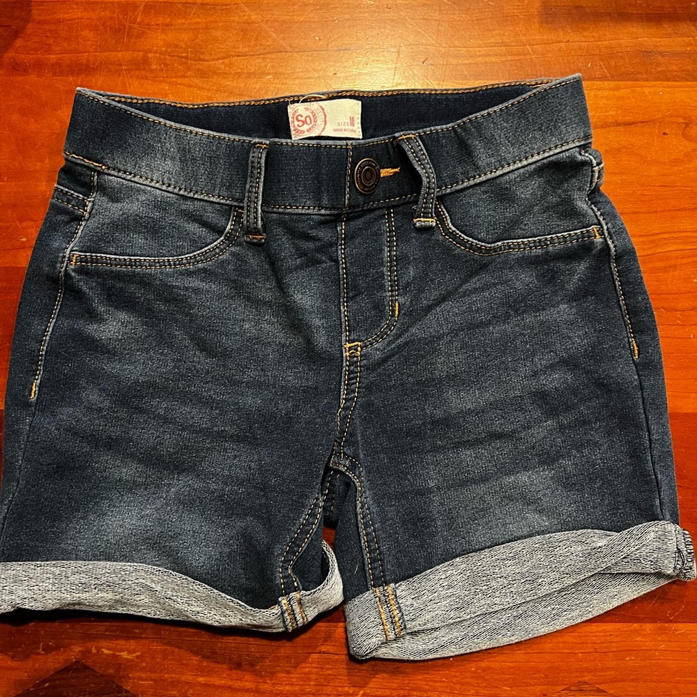 Super soft, easy wear SO short girls size 10